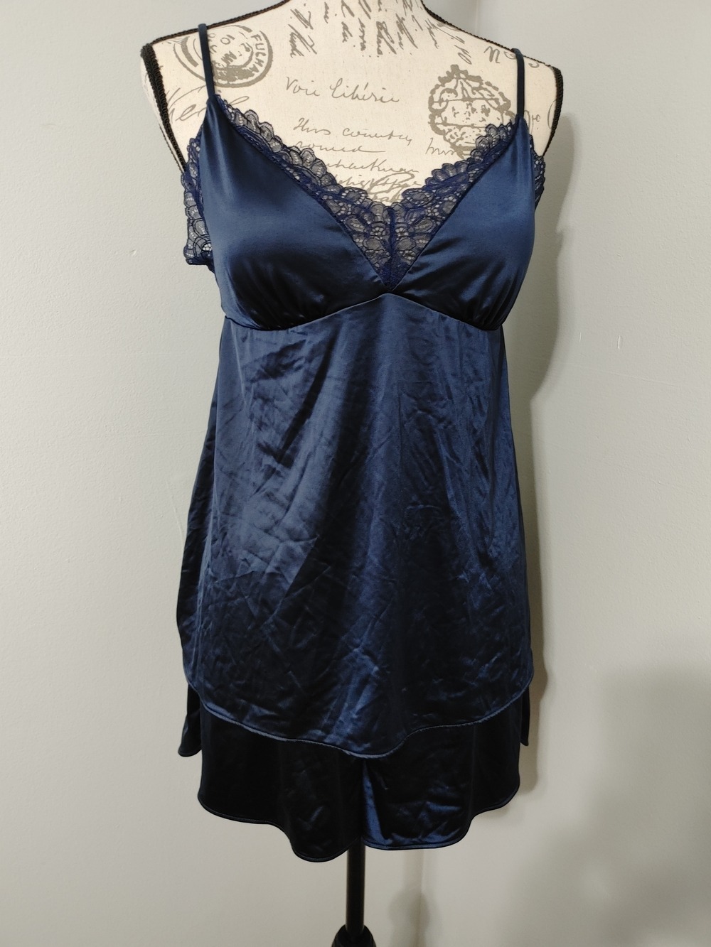 Silky Navy Lace-Trim 2 Pc Pajama Top W Removeable Pad & Short Set Sz S/M No Tags